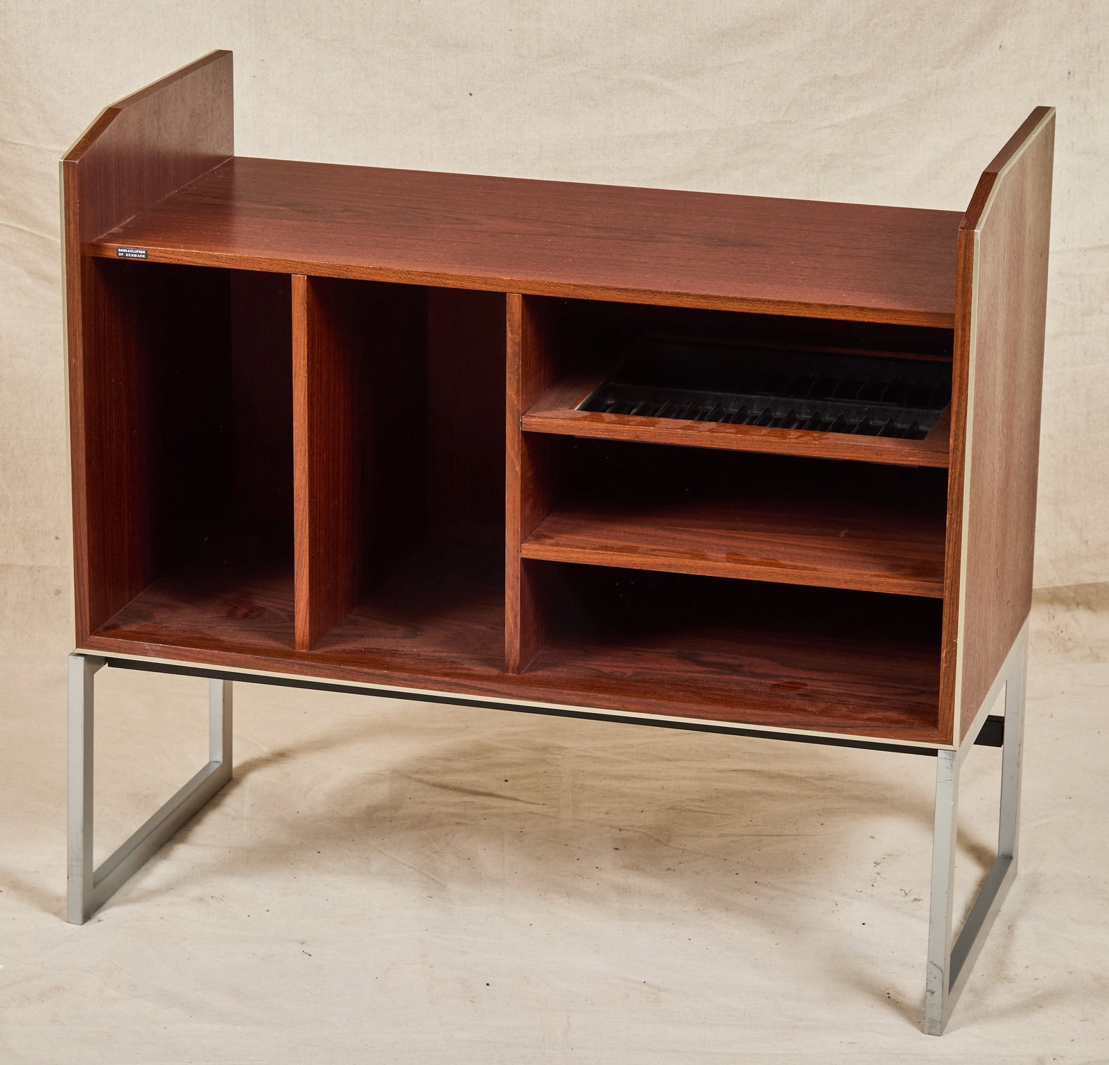 BANG & OLUFSEN ROSEWOOD HI-FI CABINET by J. JENSEN (1 of 5)