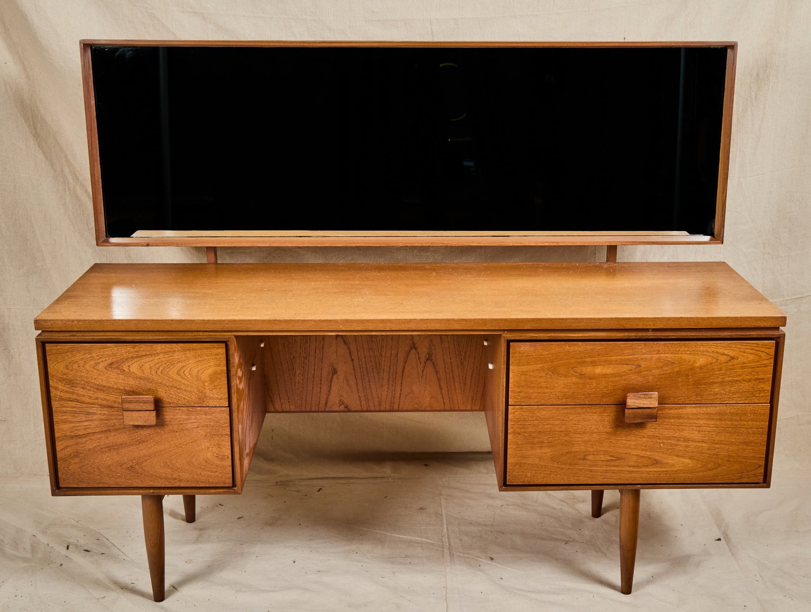 IBK LARSEN for G PLAN DANISH RANGE DRESSING TABLE (1 of 9)
