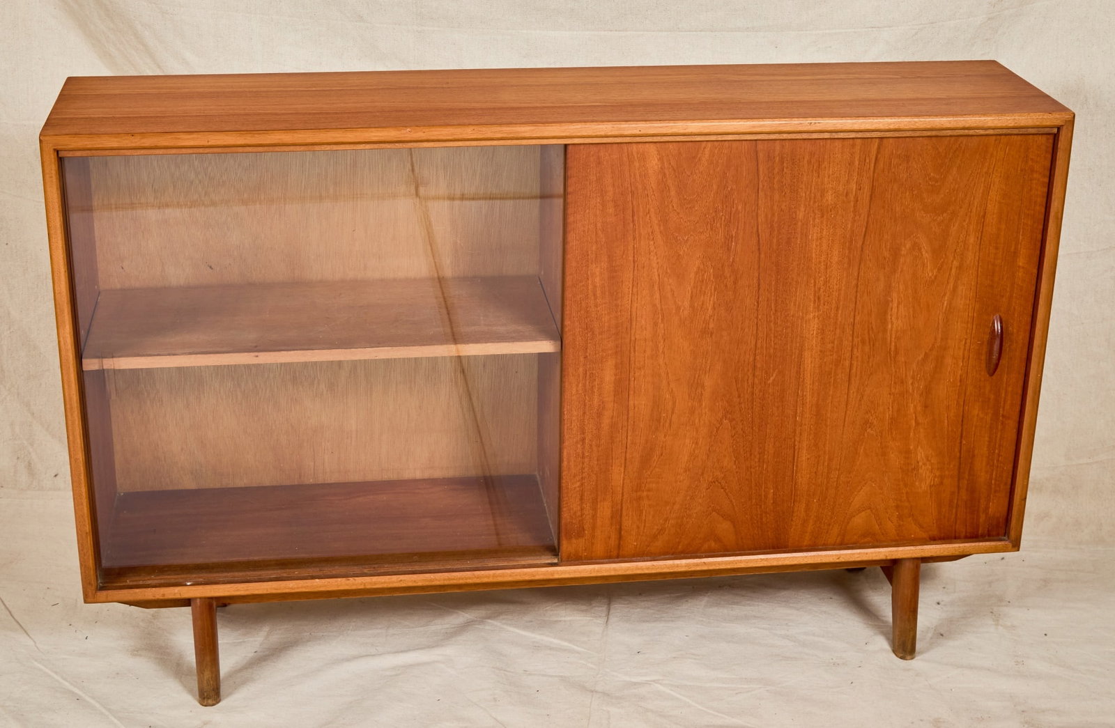 HERBERT GIBBS MID-CENTURY SLIDING DOOR CABINET (1 of 6)