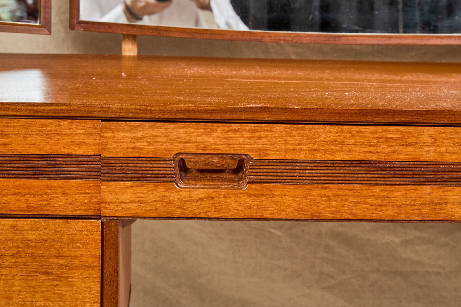 DANISH MODERN TEAK DRESSING TABLE - 2