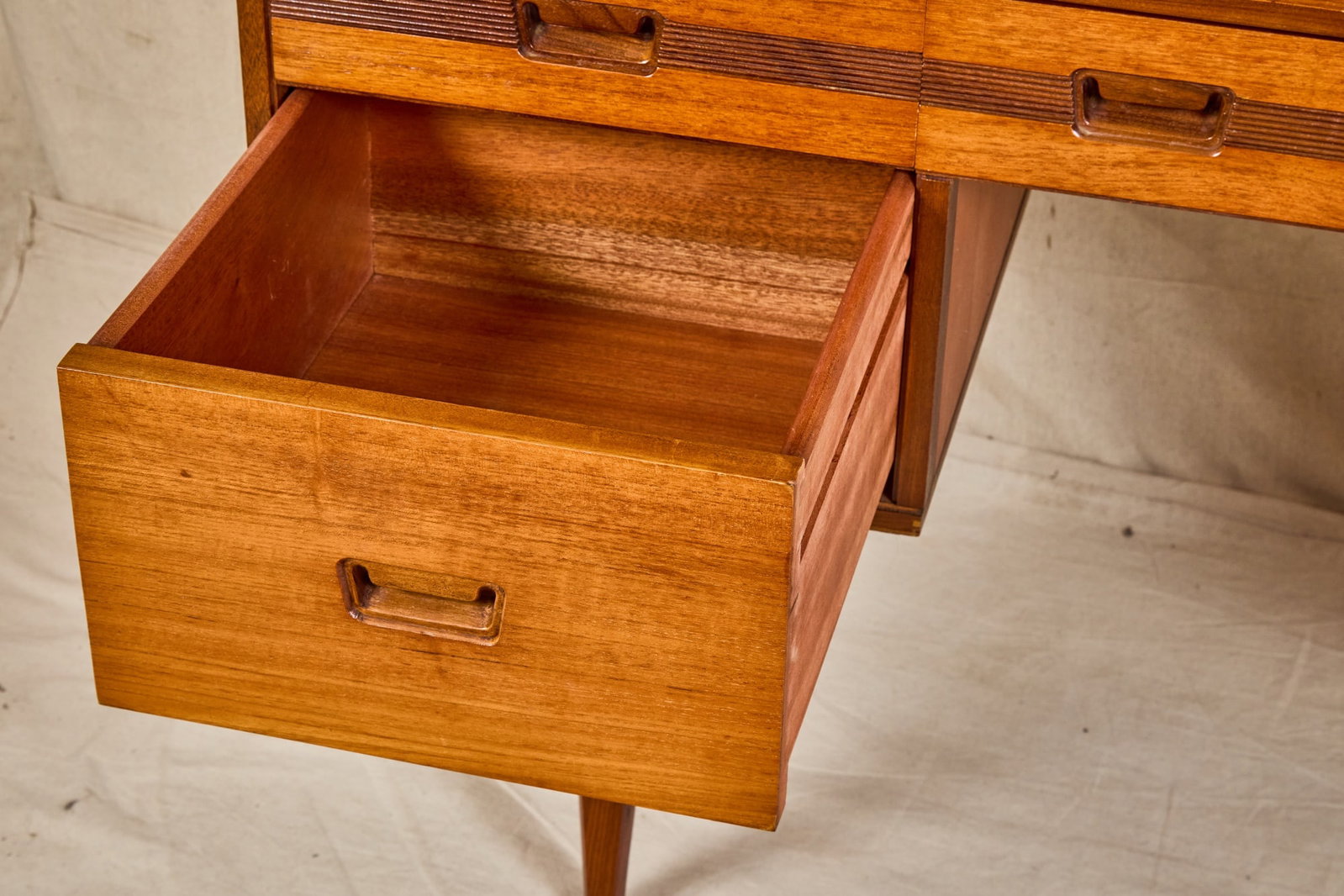 DANISH MODERN TEAK DRESSING TABLE - 6