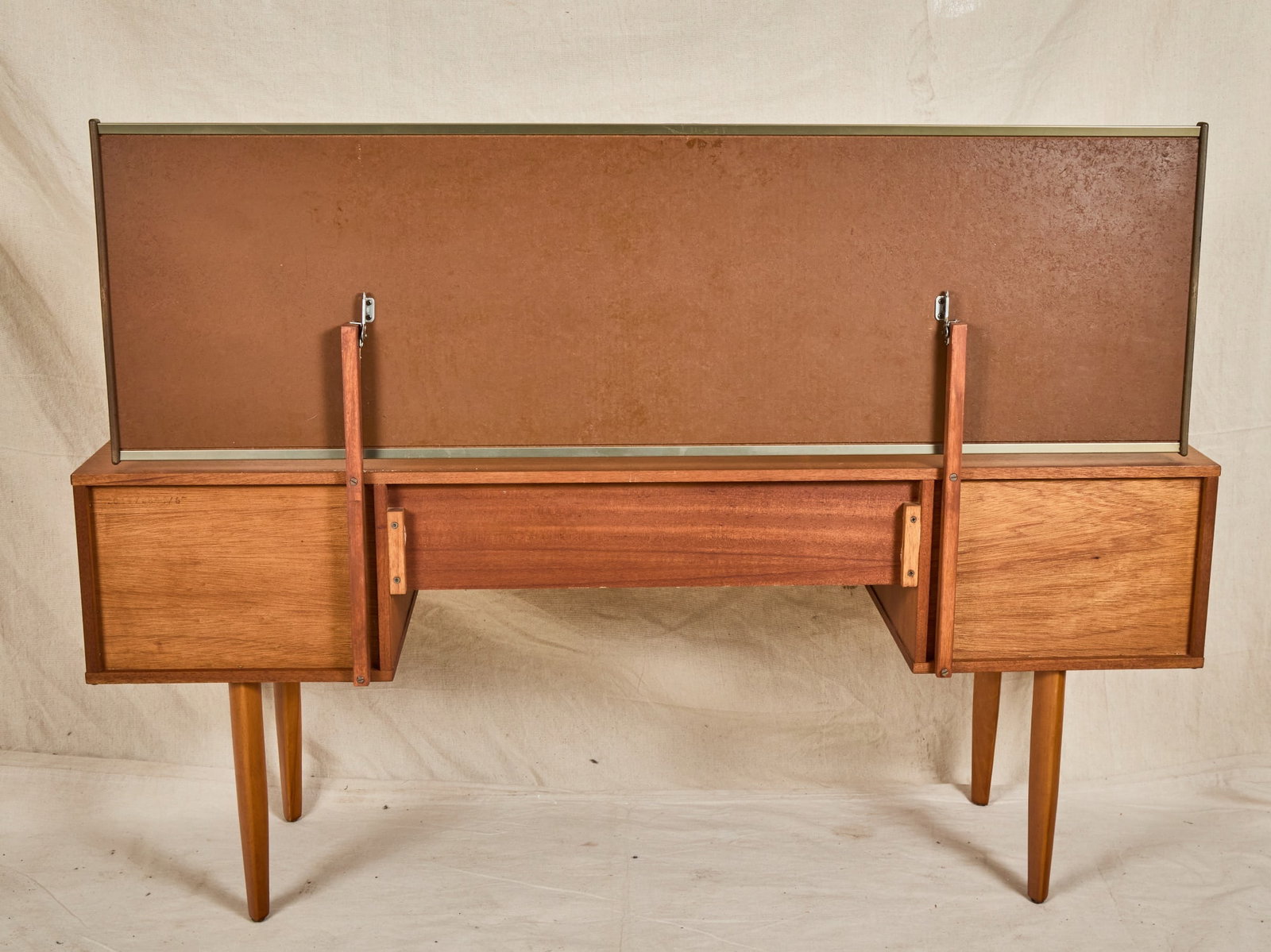 AVALON MID-CENTURY DRESSING TABLE - 6