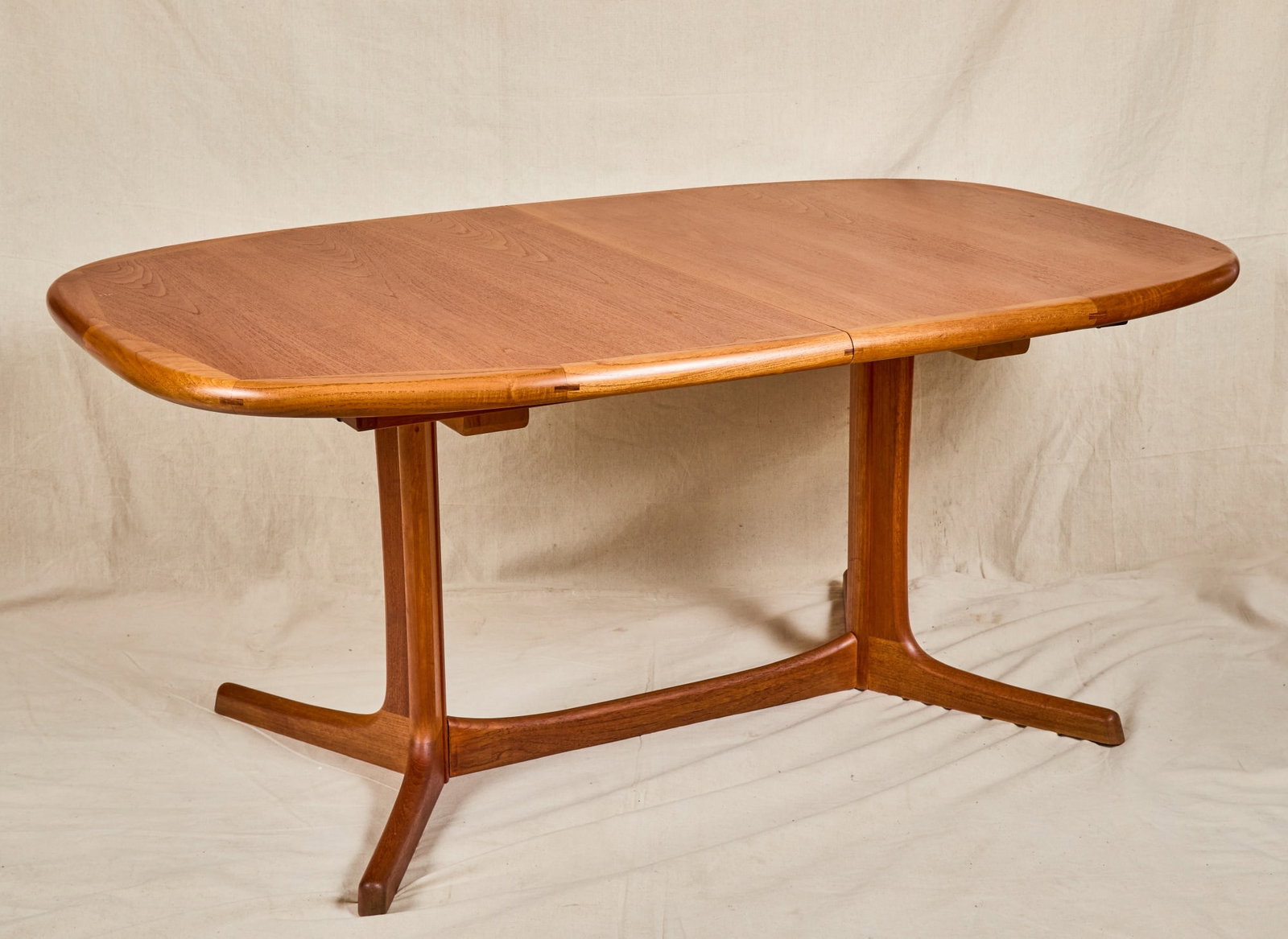 DRYLUND DANISH MODERN TEAK DINING TABLE (1 of 8)