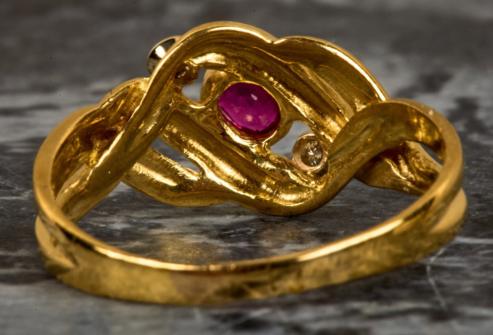 18K YELLOW GOLD RUBY and DIAMOND RING - 5