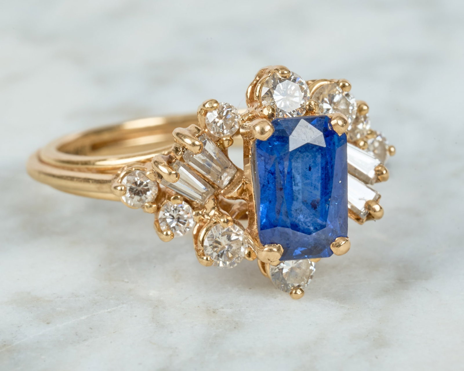 14k GOLD RING set with SAPPHIRE & DIAMOND (1 of 7)