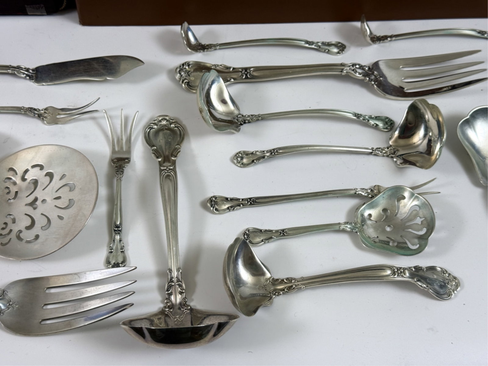 GORHAM STERLING SILVER "CHANTILLY" FLATWARE SET - 17