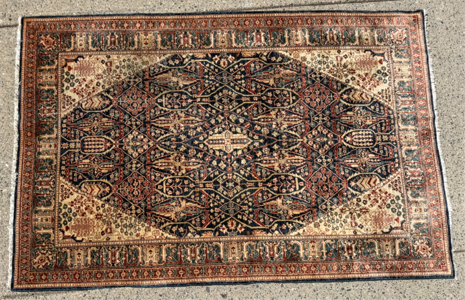 PERSIAN FINE QUALITY TABRIZ CARPET (1 of 8)