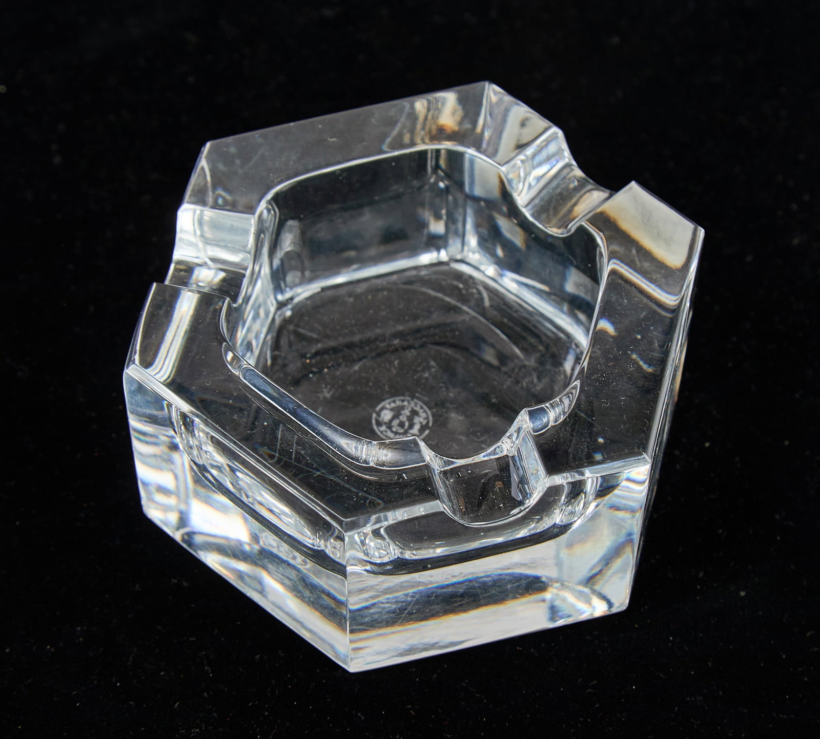 BACCARAT CRYSTAL ASHTRAY (1 of 5)