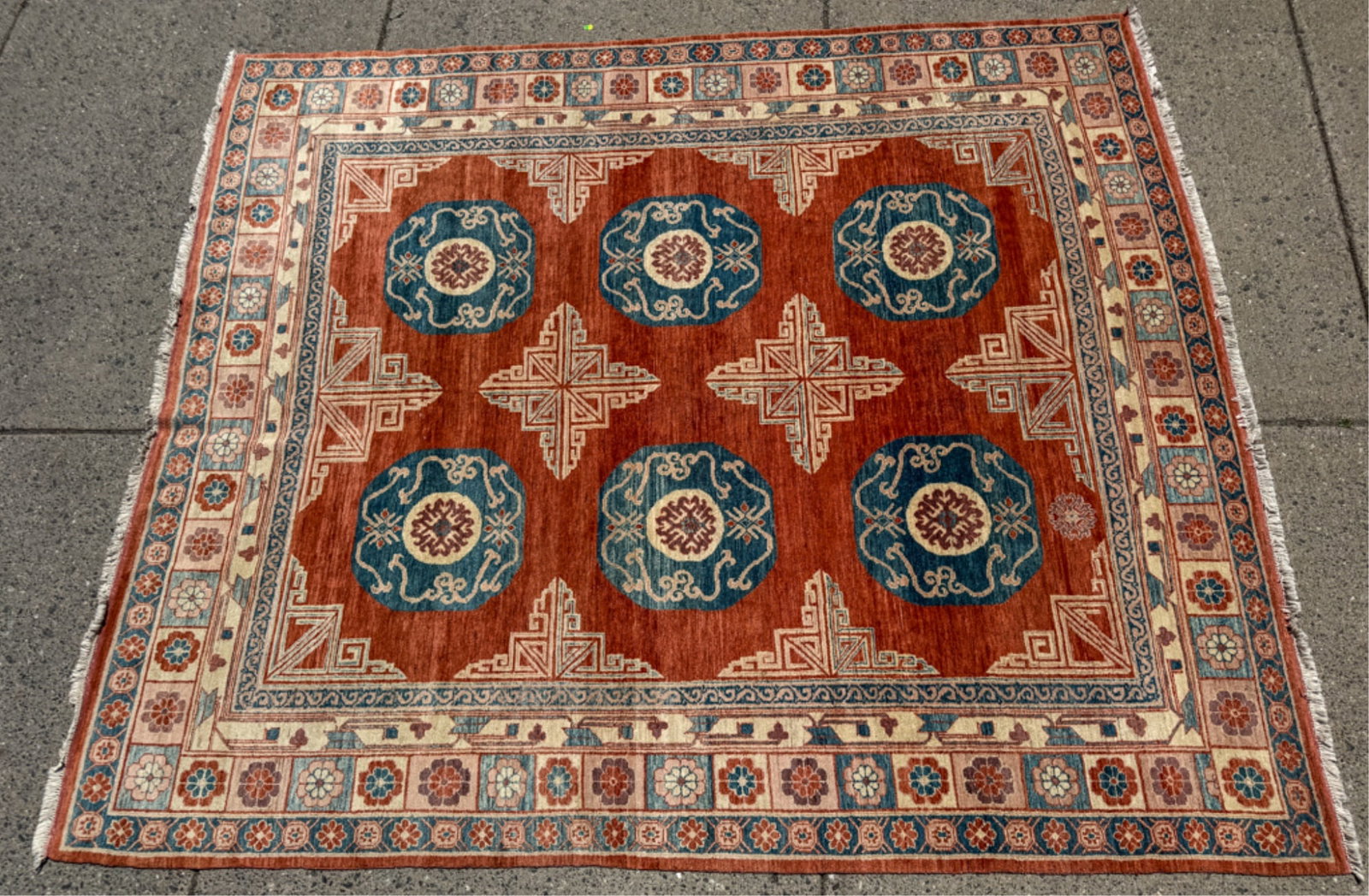 DESIGNER QUALITY ORIENTAL ROOM SIZE CARPET: Handwoven with nice floral design. NEED SIZE