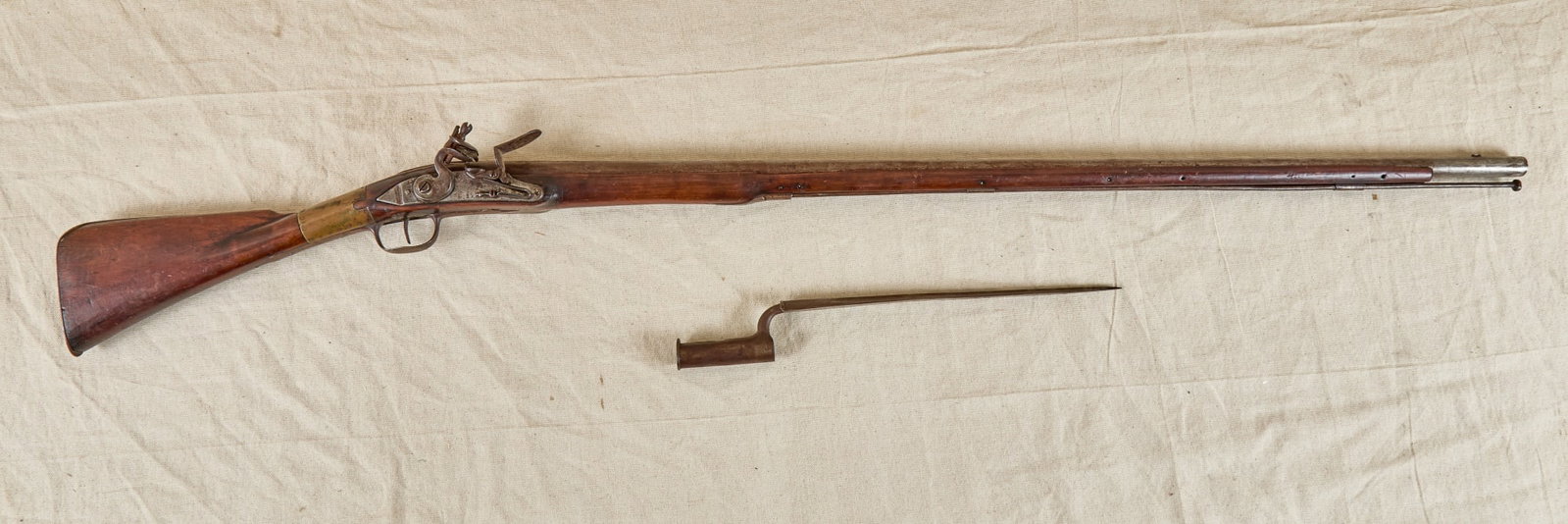 JONATHAN BLAISDEL REVOLUTIONARY WAR MUSKET (1 of 14)