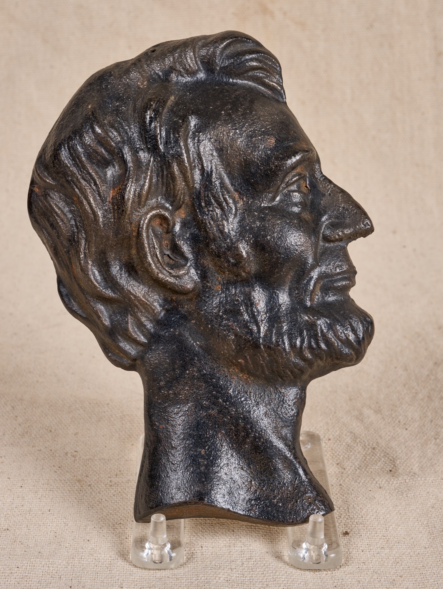 (19th/20th c) CAST IRON CAMEO of ABRAHAM LINCOLN (1 of 7)