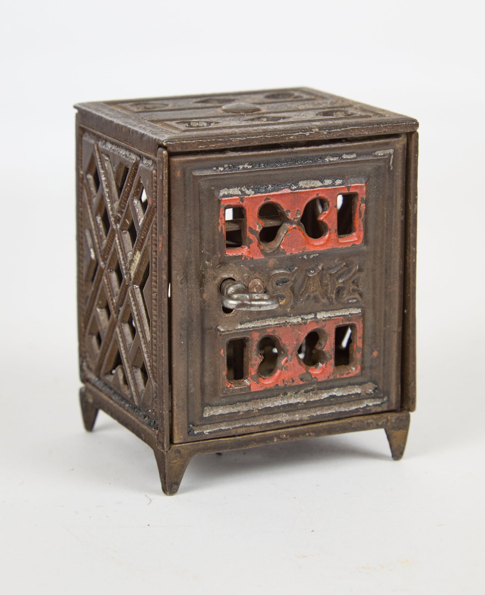 CAST IRON SAFE STILL BANK (1 of 6)
