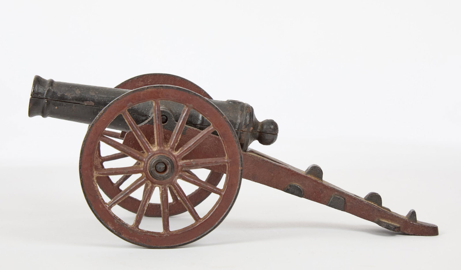 (19th / 20th c) CAST IRON TOY CANON (1 of 6)