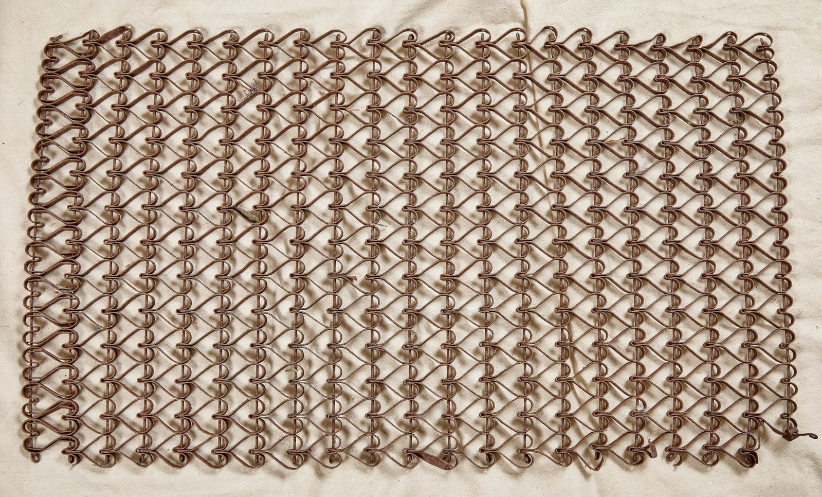 WROUGHT IRON HEART-LINK DOORMAT: 17 x 30 inches