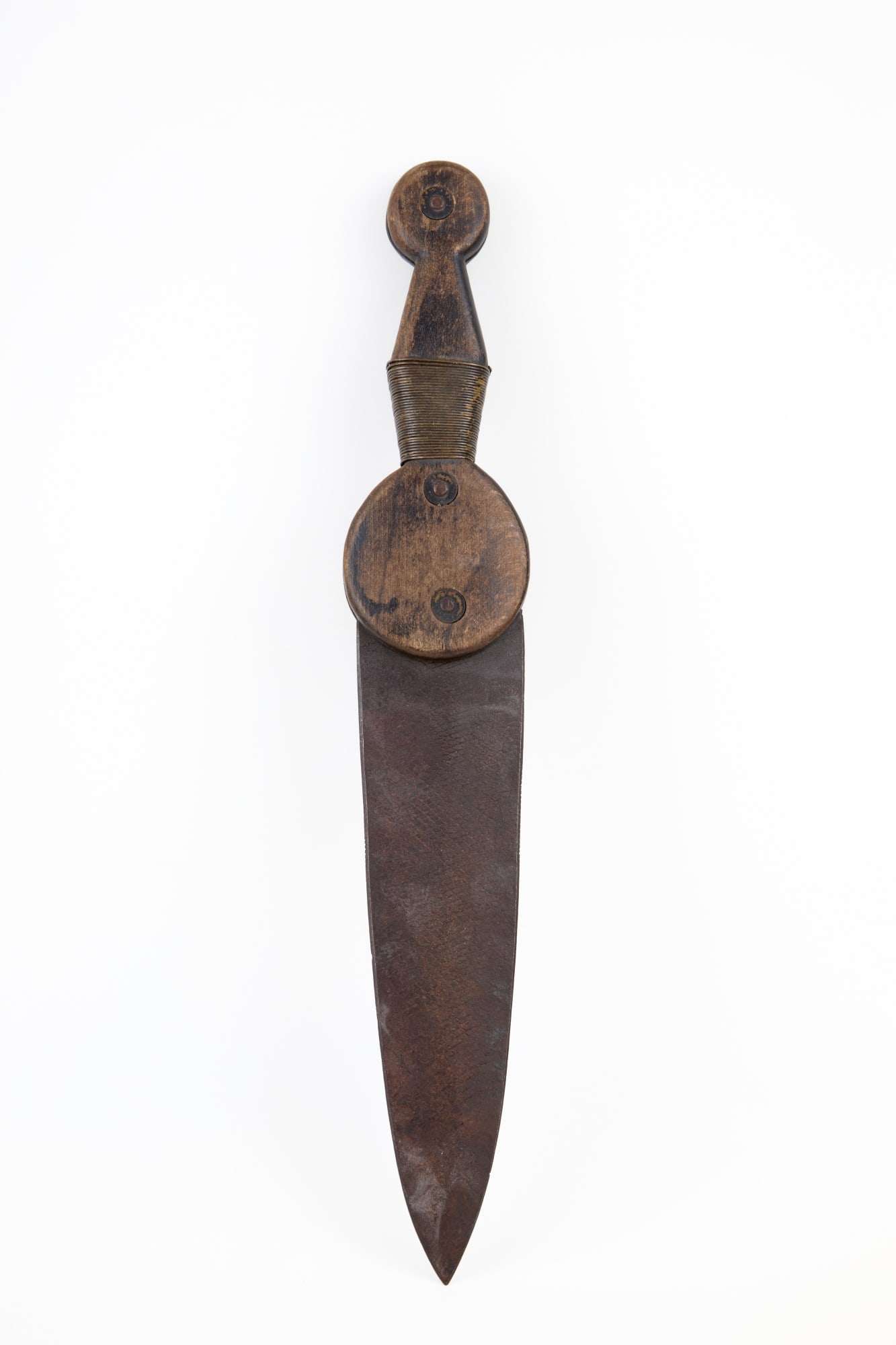NATIVE AMERICAN DAG KNIFE with RASPED BLADE (1 of 12)