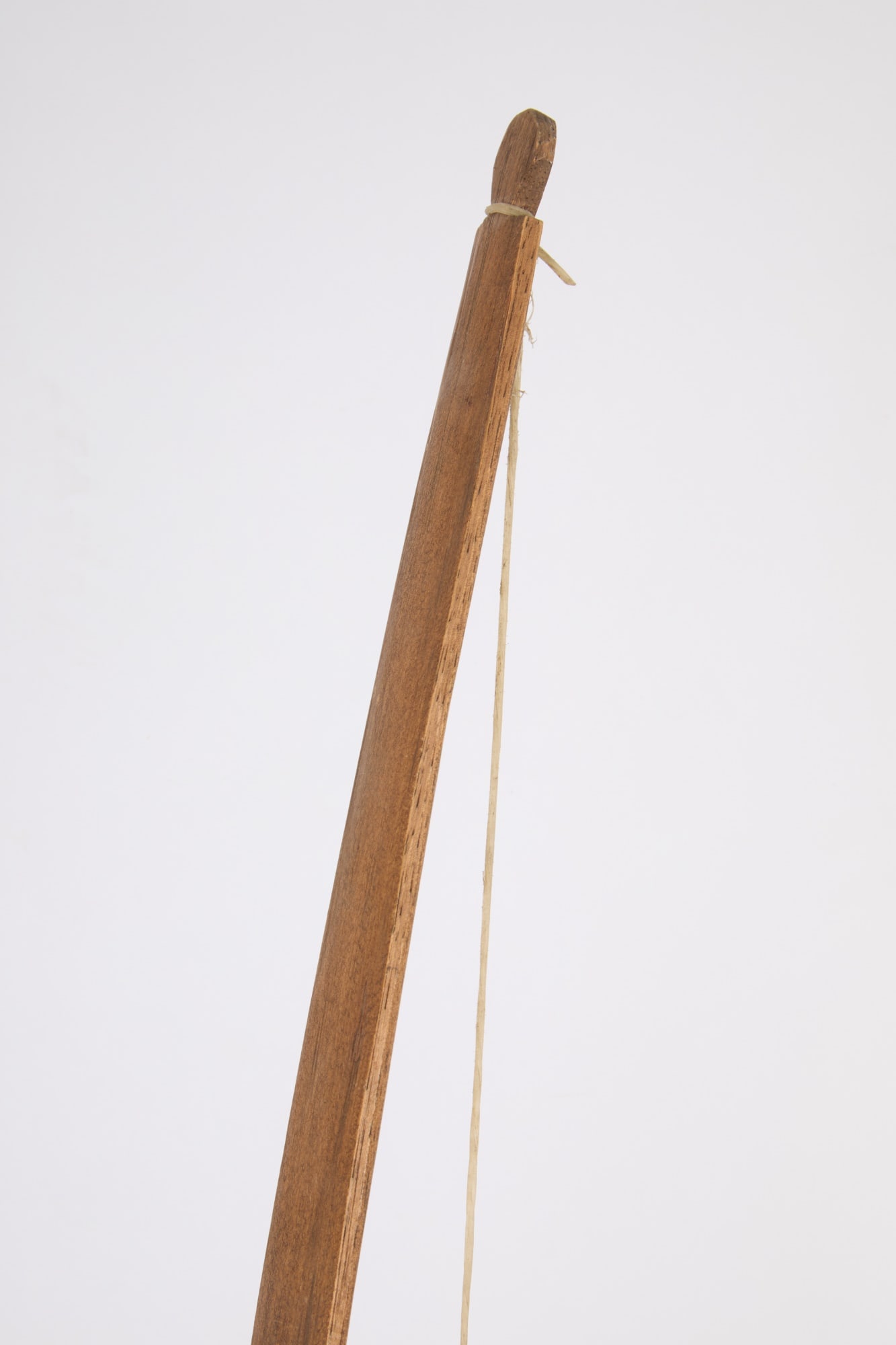 PLAINS INDIANS LONGBOW with SINEW STRING - 3
