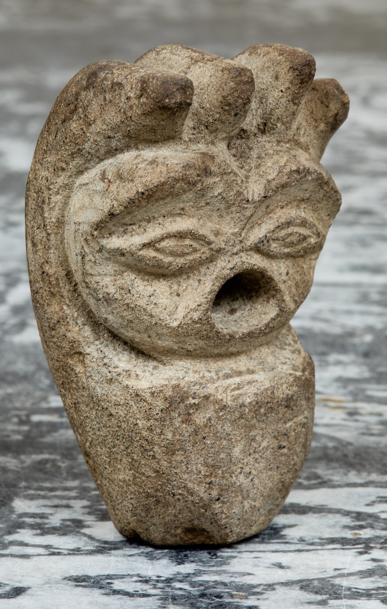 PRIMITIVE CARVED STONE EFFIGY PIPE (1 of 7)