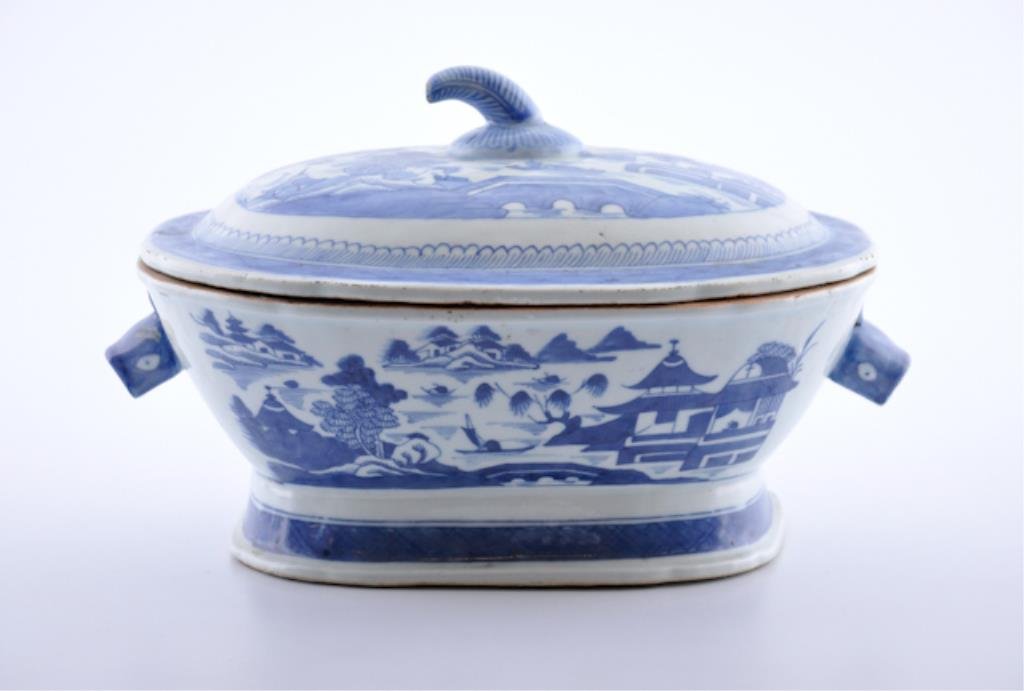 (19th c.) Large Canton Tureen: Chinese blue and white covered dish in Canton pattern. 7 x 12 x 9 1/2 inches Condition: Good