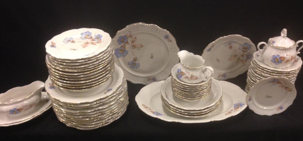 1950's Porcelain Dinnerware Set: 1950's Porcelain Dinnerware Set