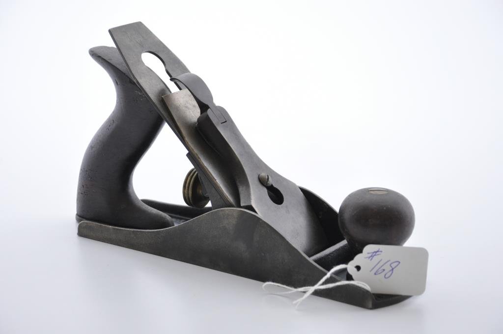 Keen Cutter #4C Plane: E. C. Simmons Keen Cutter plane 9 1/2” X 2 1/2”. Has a corrugated bottom or sole and “K 4” cast on the toe . Condition: good