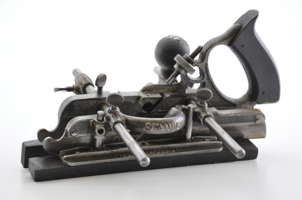 Stanley #45 Sweetheart era Plane: Marked on the skate with a Stanley type 9 mark which dates this to 1921 – 1922. Condition: good