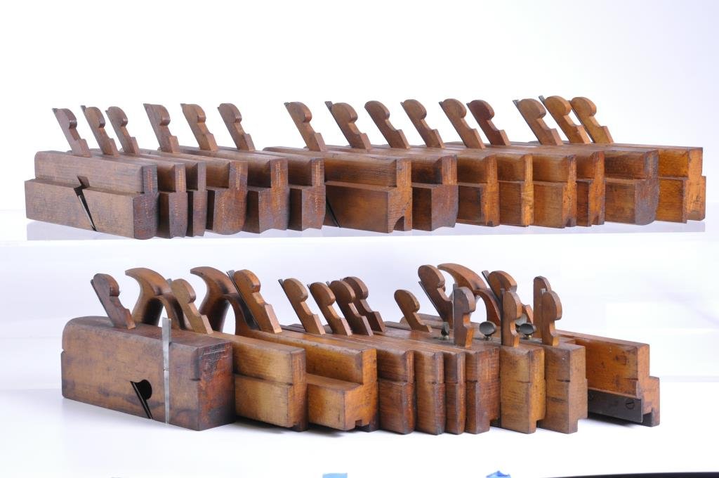 Important set of 24 Planes by J.F. & G.M. Lindsey: An extensive and original set of 24 planes all marked by the makers, James and George Lindsey, both type “A and B” marks (AWP) appear. These brothers were planemakers in Huntington, Massachusetts