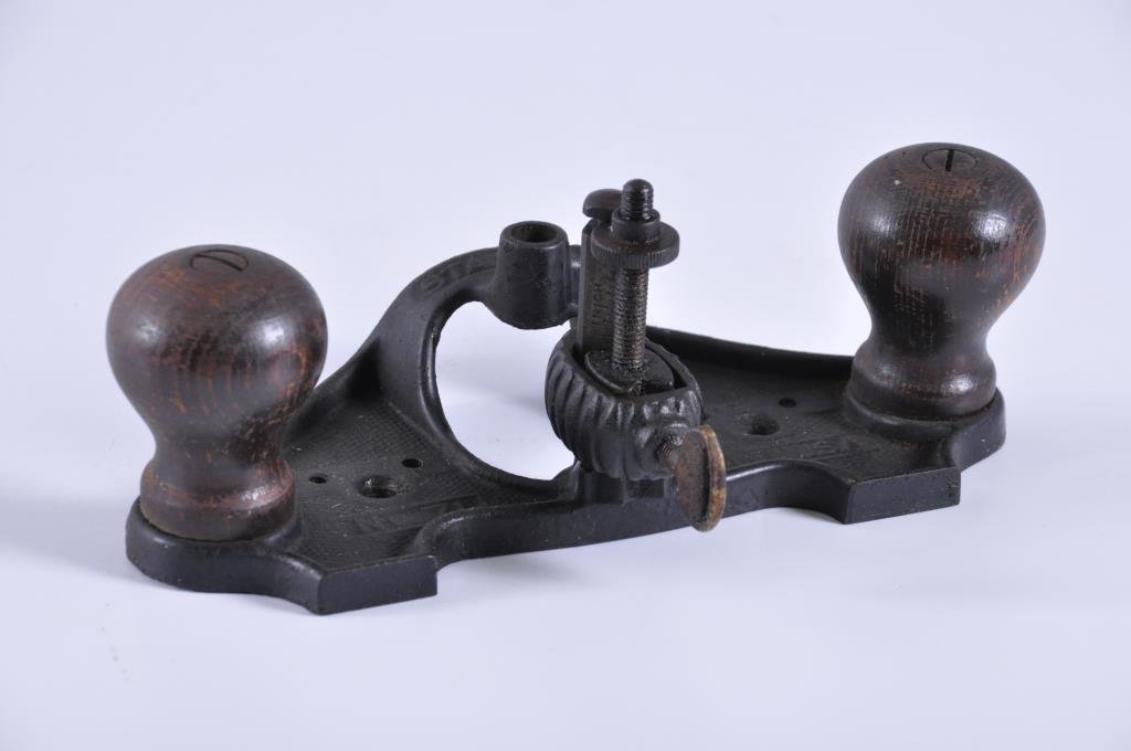 Stanley #71 Open Throat Router Plane: Has a blade. No depth gauge attached to this plane. Japanned finish with very light rust on the sole. Condition: good