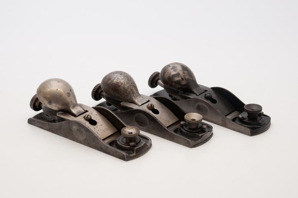 Three Sargent Block Planes: Three similar low angle block planes by Sargent and Co. They each have an adjustable throat. Condition: good