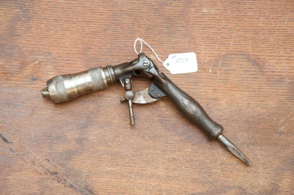 Millers Falls Angled Brace: A signed Millers Falls adjustable angled brace. Condition: good