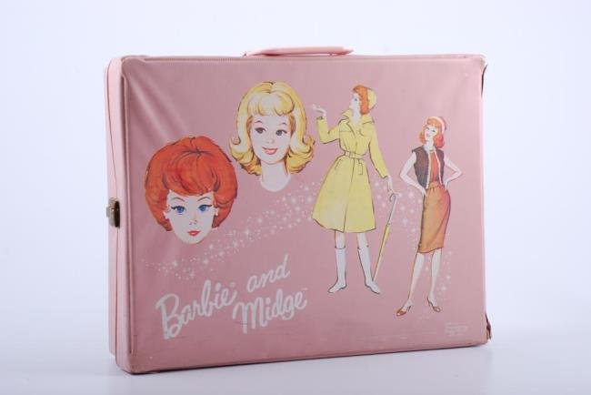 Pink Barbie & Midge Case: with Skipper, Midge and Barbie doll, some colthing tagged and untagged, some handmade Condition: Dolls all soiled, Barbie hair needs fixing, clothing soiled, case scuffed needs cleaning
