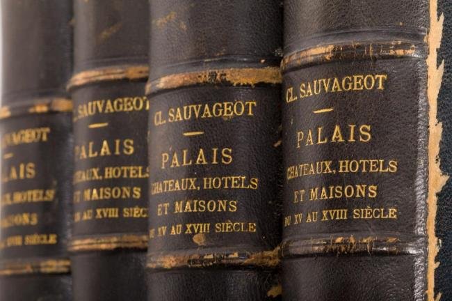 Palais Chateaux Hotels Sauvageot Paris 1867 Folio: "Palais Chateaux et Maisons de France du XV au XVIII Siecle" by Claude Sauvageot. Paris. A. Morel, Libraire Editeur 1867. 4 volumes. Hardcover 1/4 leather-bound with marbleized boards and endpapers. 1