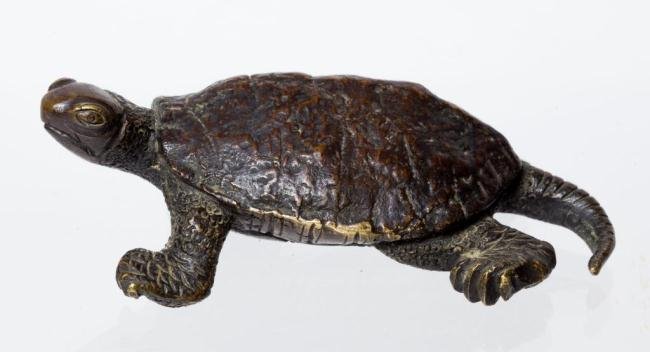 JAPANESE BRONZE SNAPPING TURTLE PAPERWEIGHT: Unsigned. Length 3 1/2 inches
