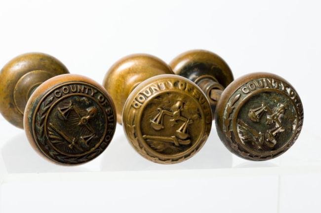(5) SETS OF BRASS DOOR KNOBS "COUNTY OF SUFFOLK": (5) SETS OF BRASS DOOR KNOBS "COUNTY OF SUFFOLK"