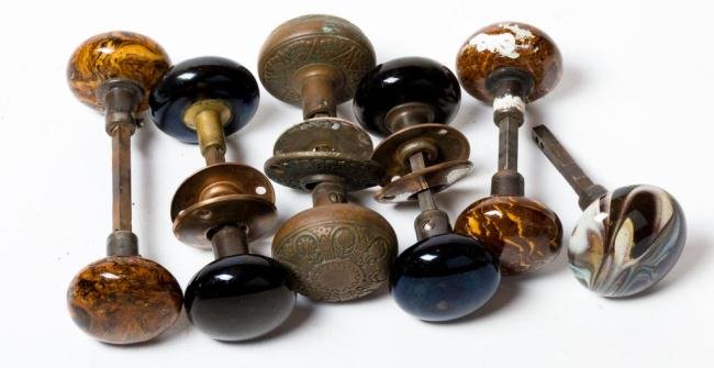 (3) CLAY, (2) AGATE & (1) BRONZE "STAR" DOORKNOBS: (3) CLAY, (2) AGATE & (1) BRONZE "STAR" DOORKNOBS