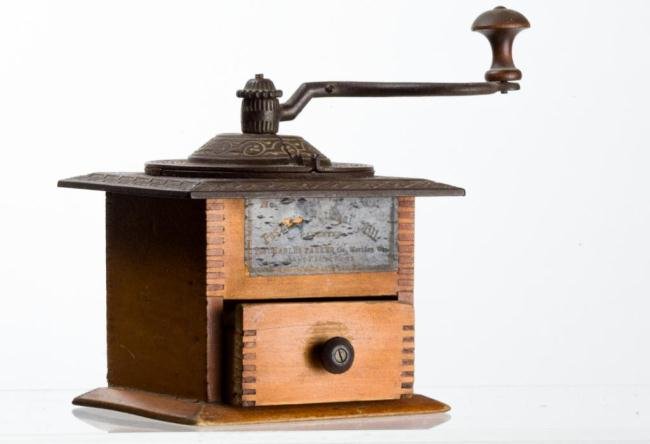 PARKER NATIONAL COFFEE MILL: 9 x 10 1/2 x 6 1/2