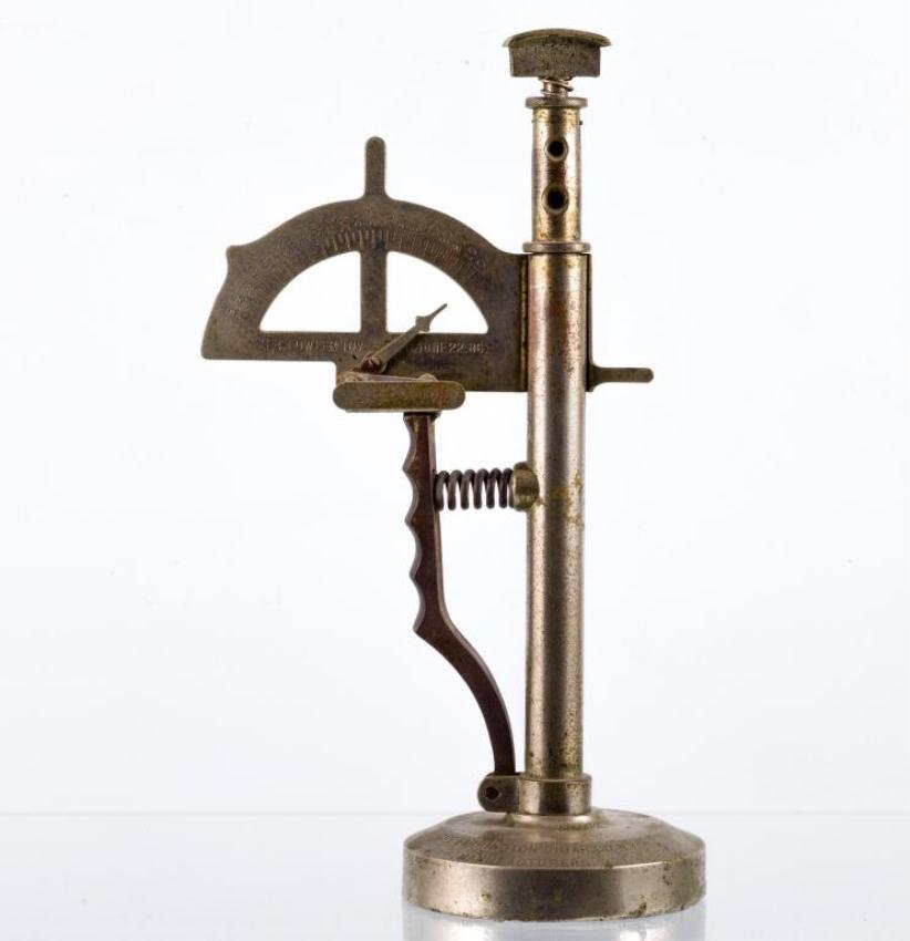 RARE FARRINGTON CIGAR CO. CUTTER & STRENGTH TEST: Invented by G.B. Fowler and patented June 22, 1886. "The Farrington Cigar Co. NY Manugacturers" is stamped into the base. Height 13 inches
