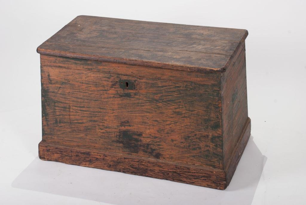 (19th c.) Canted Dovetail Sea Chest (1 of 5)