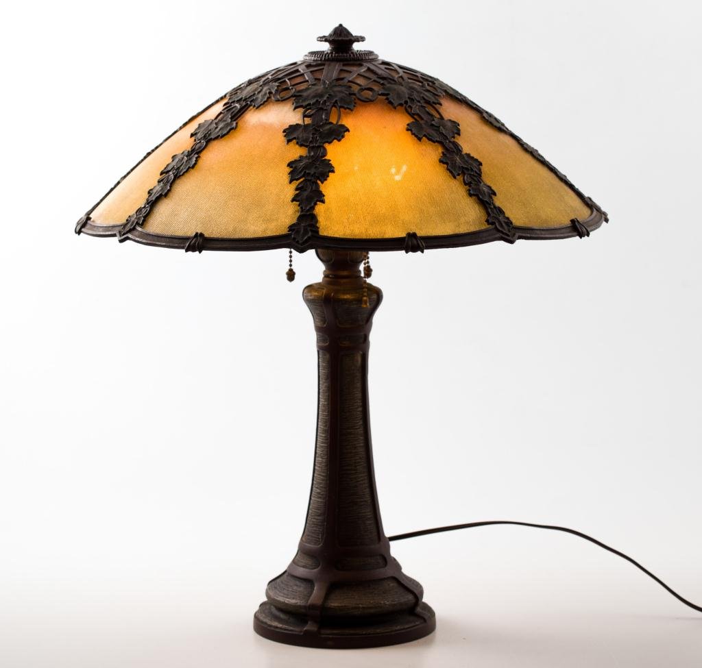 (Early 20thc) Table Lamp w/ Maple Leaf Glass Shade (1 of 8)
