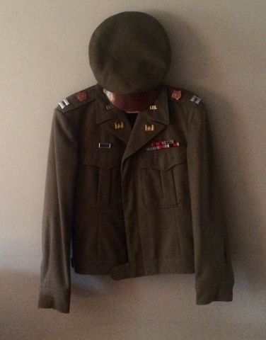 WWII Army Captains Dress Uniform with Bronze Star: 10th Armored Division arm patches, army corps of engineers pins, ribbons and pins. Together with a Stetson campaign hat.