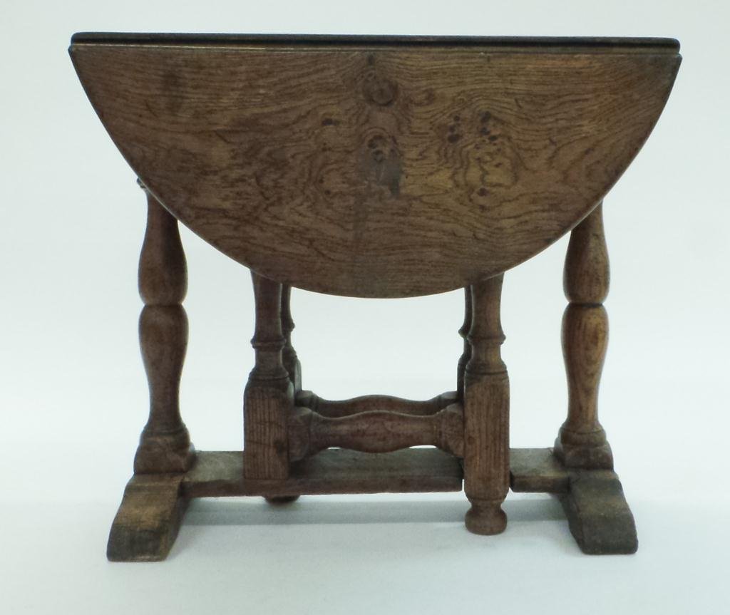 Early Oak Gate-Leg Drop-Leaf Table (1 of 9)