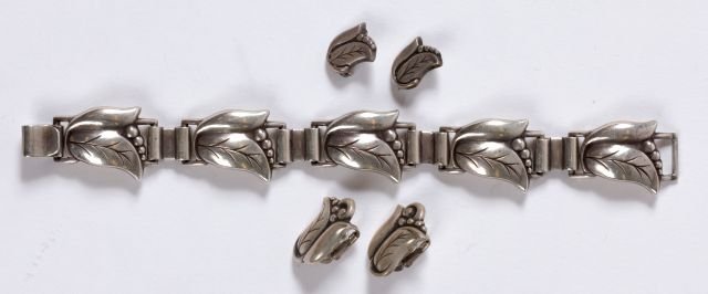 Georg Jensen Bracelet & Earrings (1 of 3)