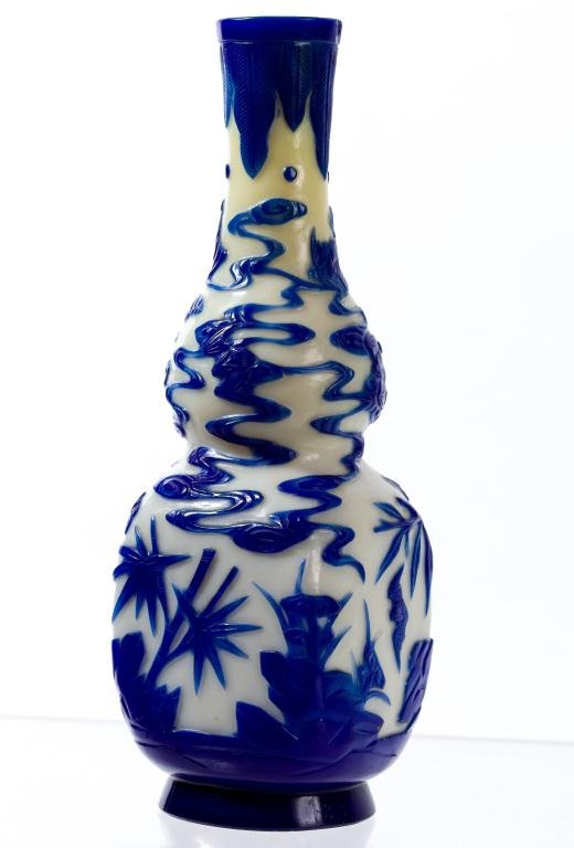 (19th c.) Signed Chinese Peking Overlay Glass Vase (1 of 6)