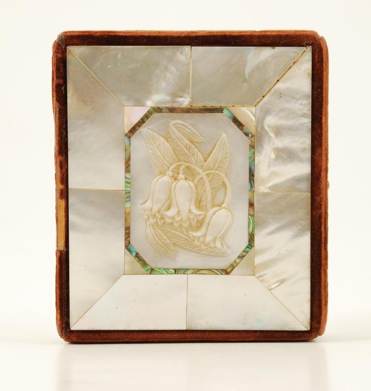 1/6 Plate Carved Mother of Pearl Case w/ Dag. (1 of 4)