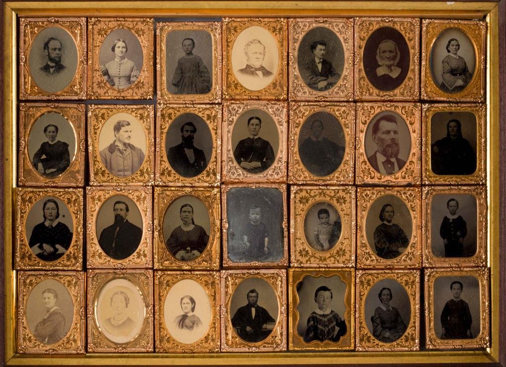 Family of (28) Unidentified Portraits (1) Frame (1 of 5)