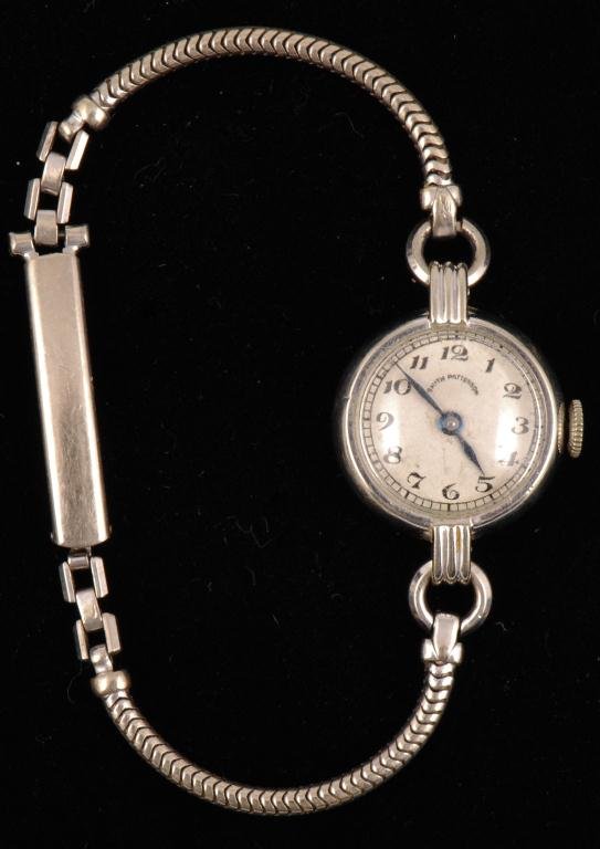 SMITH PATTERSON 12K GOLD FILLED CHILDS WRIST WATCH: Dial 1/2 inch.