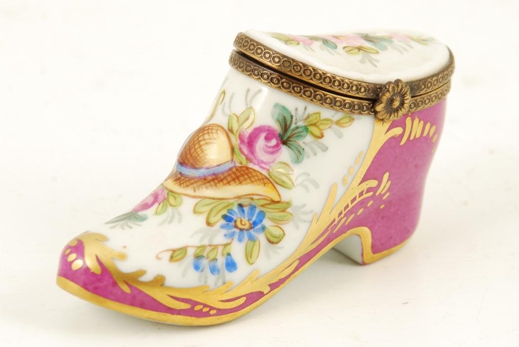 LIMOGES PORCELAIN PEINT MAIN SHOE FORM BOX (1 of 6)