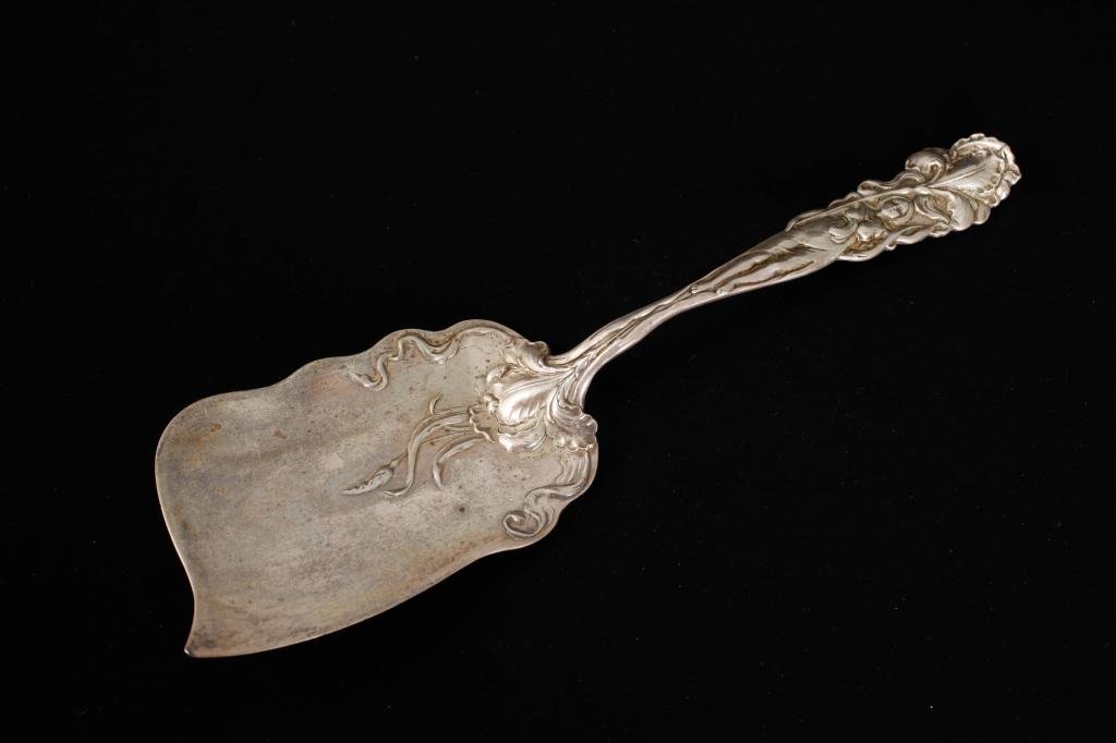 Alvin Raphael Pattern Sterling Server (1 of 5)