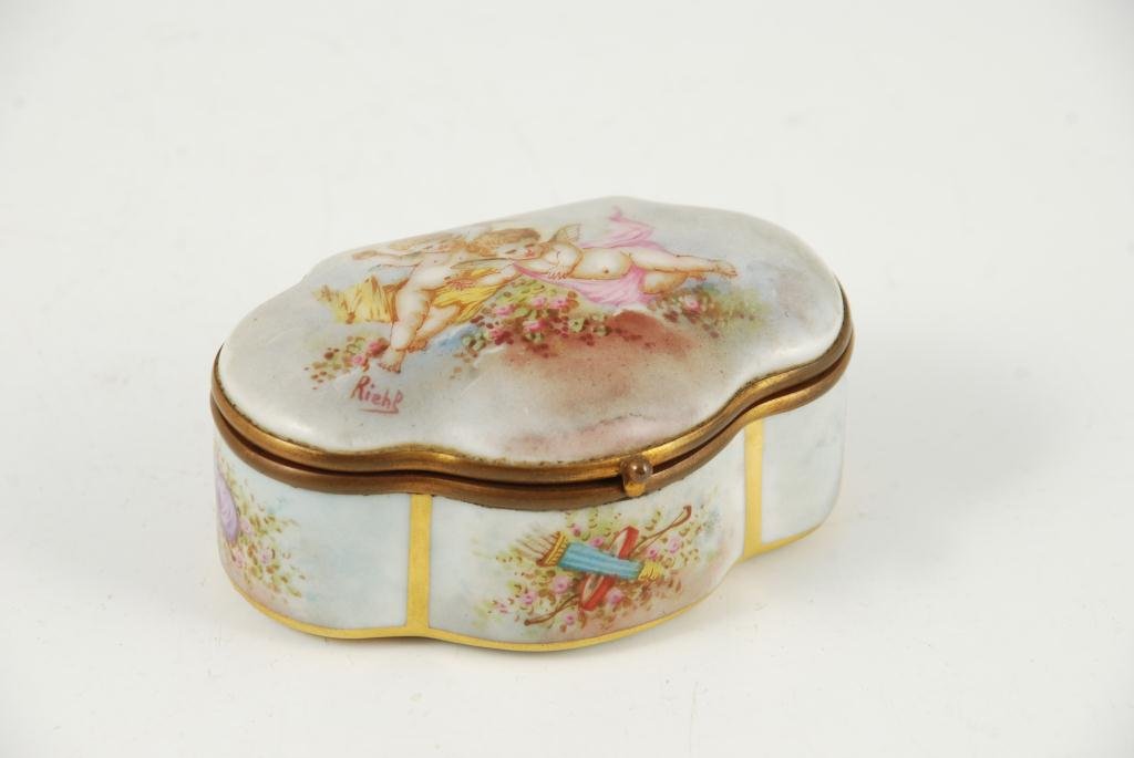 HAND PAINTED PORCELAIN TRINKET BOX SIGNED RIEHL (1 of 6)