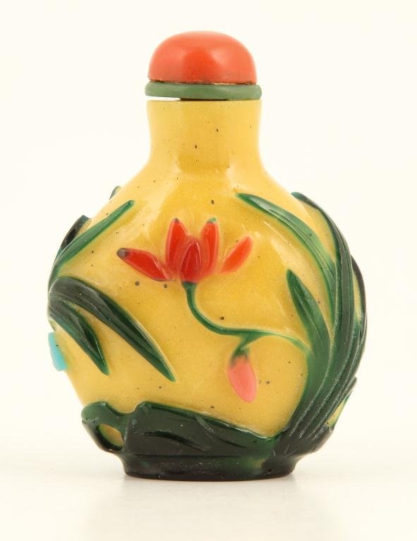 FIVE COLOR CHINESE PEKING GLASS SNUFF BOTTLE (1 of 9)