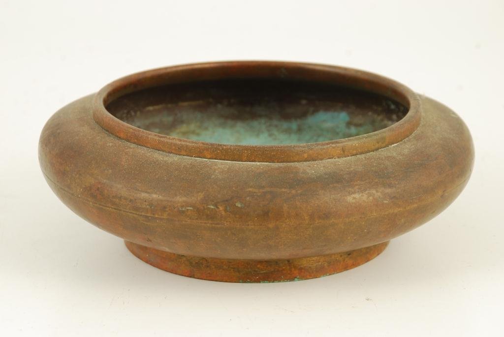 (18th/ 19th c)CHINESE BRONZE CENSER (SIGNED) (1 of 4)